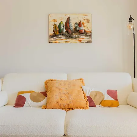 Bright A-c With Sea View - דירה
